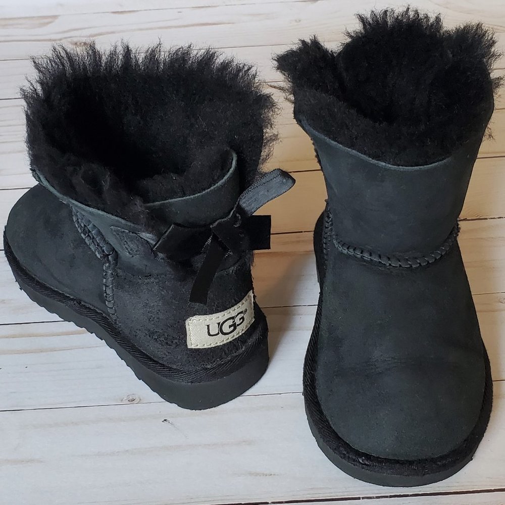 UGG Toddler Mini Bailey Bow Boots (sz 9) EUC